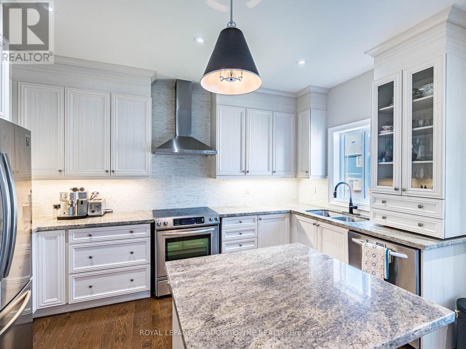 543 Wansbrough Way, Shelburne, Ontario  L9V 2S6 - Photo 15 - X12521348