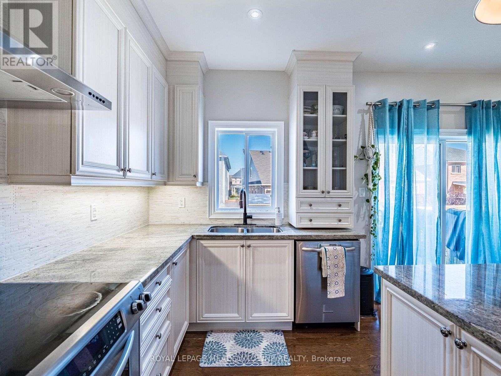 543 Wansbrough Way, Shelburne, Ontario  L9V 2S6 - Photo 18 - X12521348