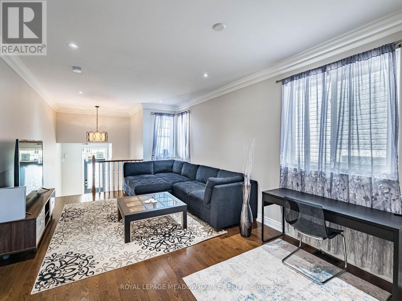 543 Wansbrough Way, Shelburne, Ontario  L9V 2S6 - Photo 3 - X12521348