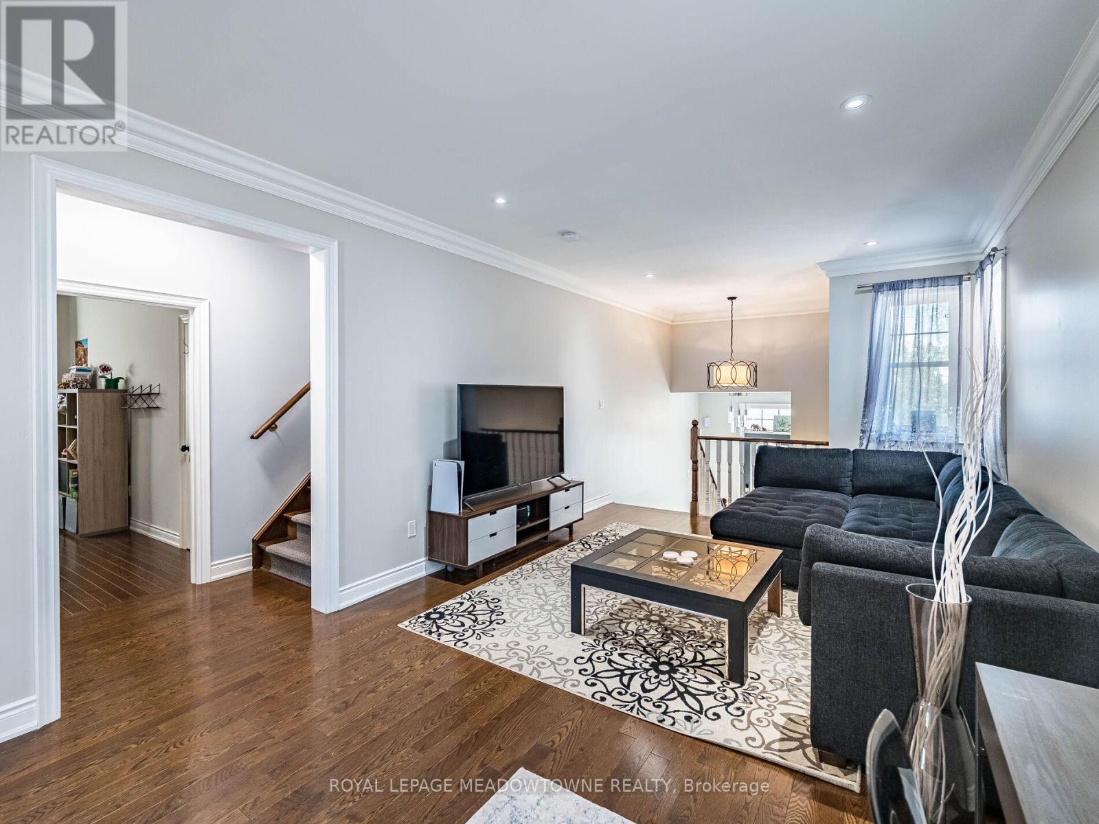 543 Wansbrough Way, Shelburne, Ontario  L9V 2S6 - Photo 4 - X12521348