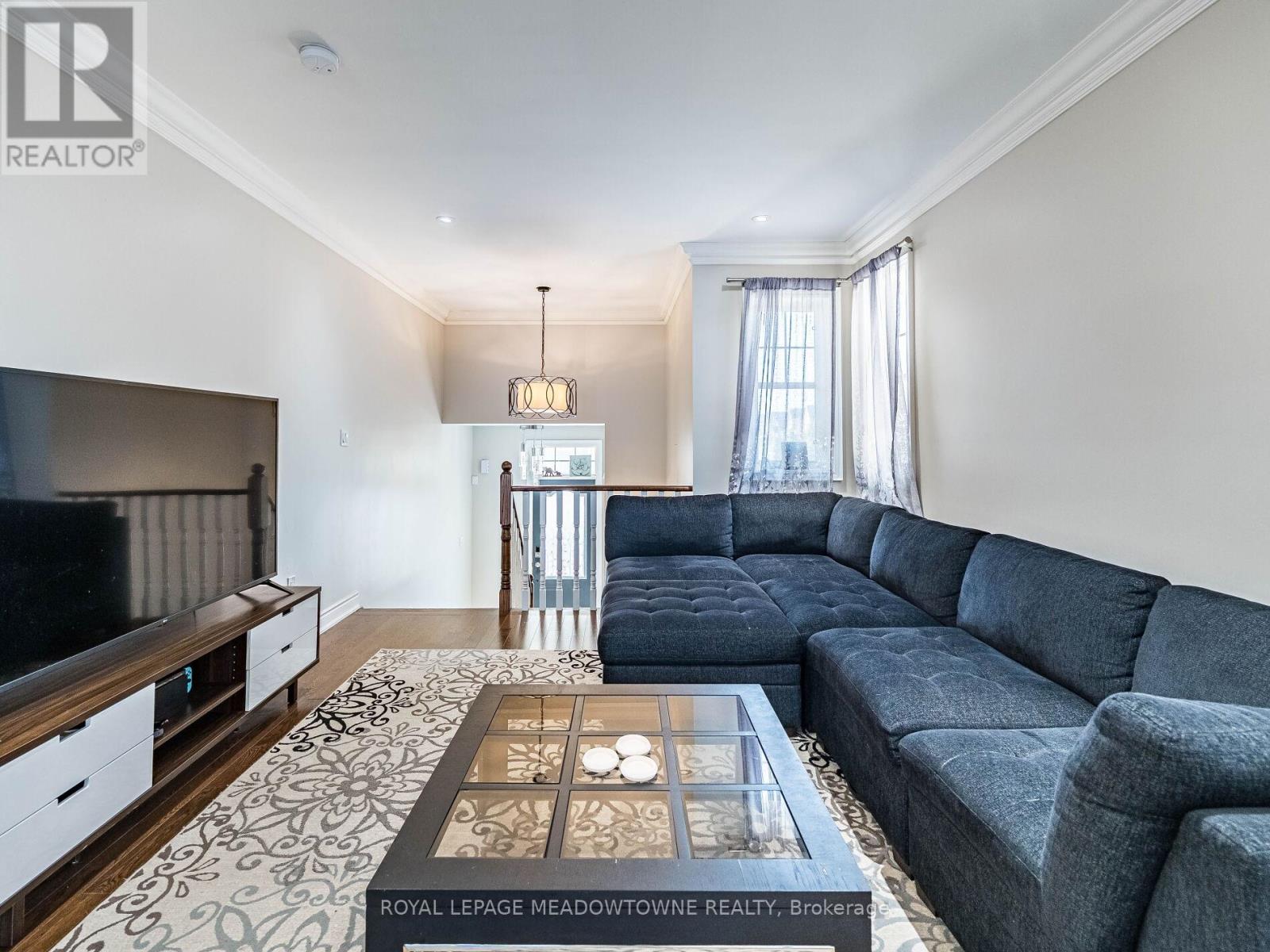 543 Wansbrough Way, Shelburne, Ontario  L9V 2S6 - Photo 5 - X12521348