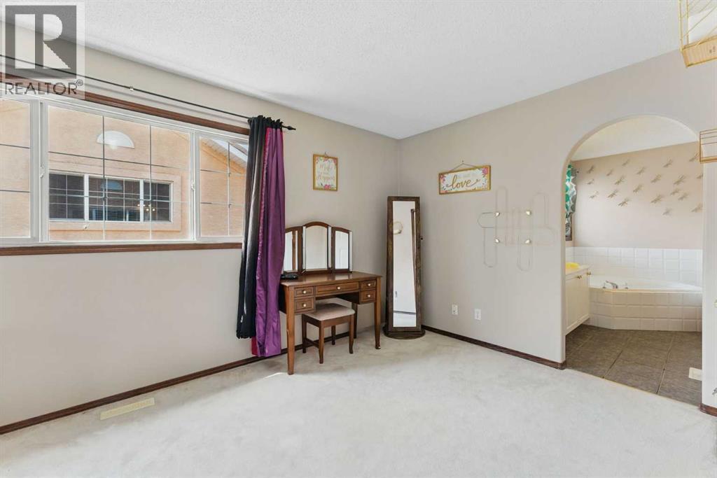 206 Coral Cove Ne, Calgary, Alberta  T3Y 3Y9 - Photo 17 - A2254111