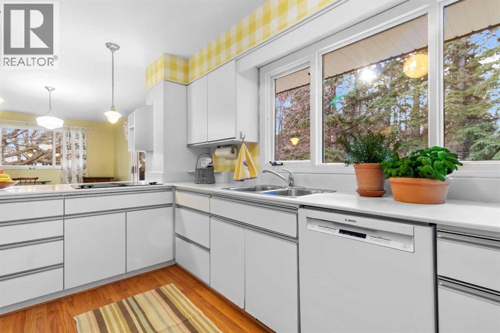 10 Sunnyside Crescent, Red Deer, Alberta  T4N 0E8 - Photo 10 - A2267634