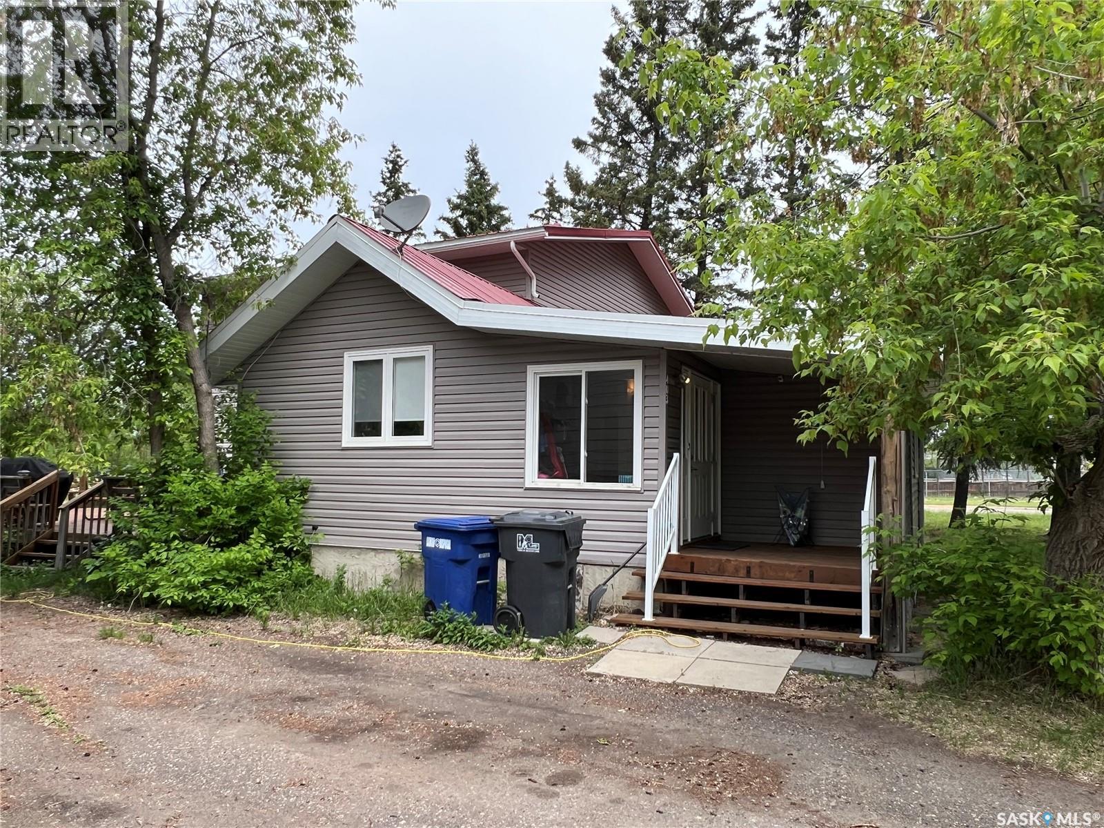 403 6th STREET W, meadow lake, Saskatchewan