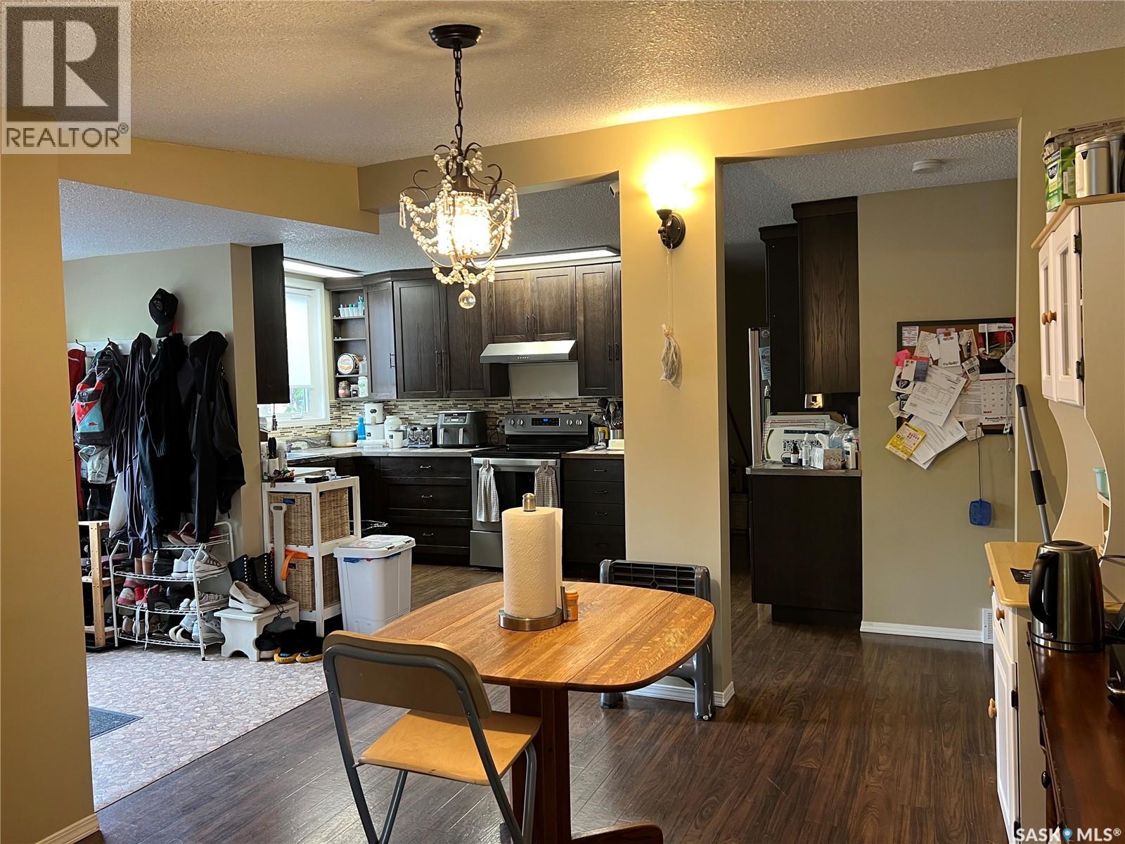 403 6th Street W, Meadow Lake, Saskatchewan  S9X 1A6 - Photo 10 - SK023663