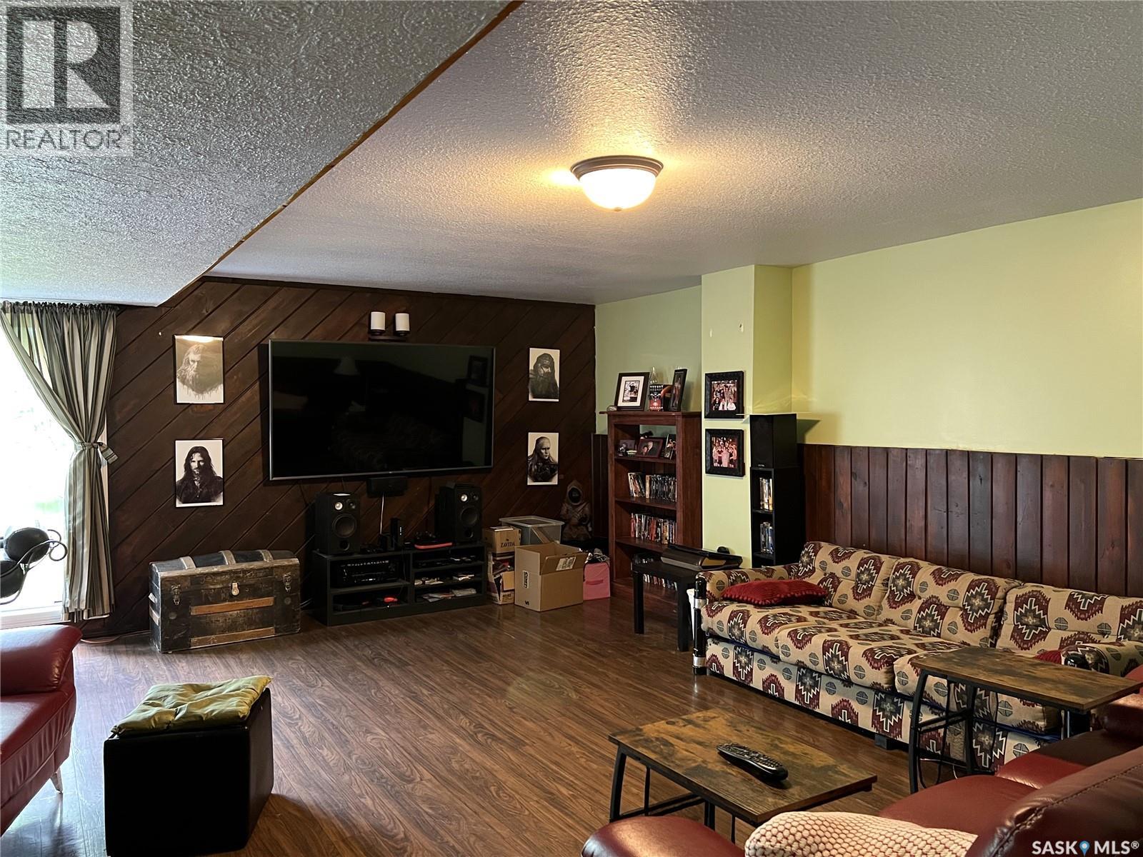 403 6th Street W, Meadow Lake, Saskatchewan  S9X 1A6 - Photo 17 - SK023663