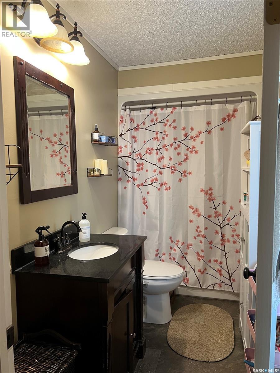 403 6th Street W, Meadow Lake, Saskatchewan  S9X 1A6 - Photo 26 - SK023663