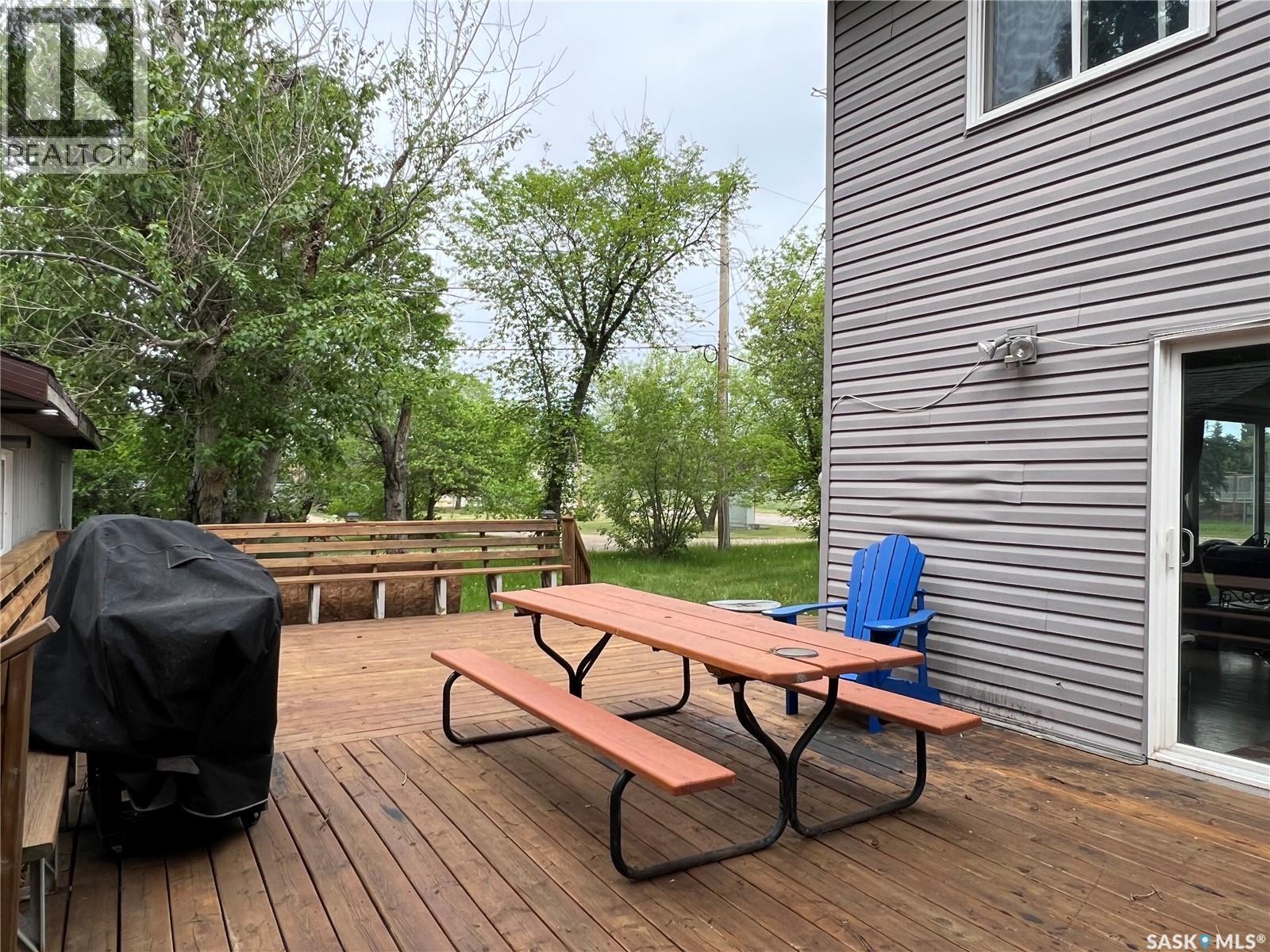 403 6th Street W, Meadow Lake, Saskatchewan  S9X 1A6 - Photo 42 - SK023663