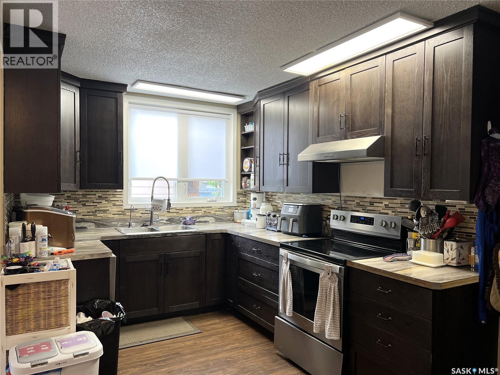 403 6th Street W, Meadow Lake, Saskatchewan  S9X 1A6 - Photo 6 - SK023663