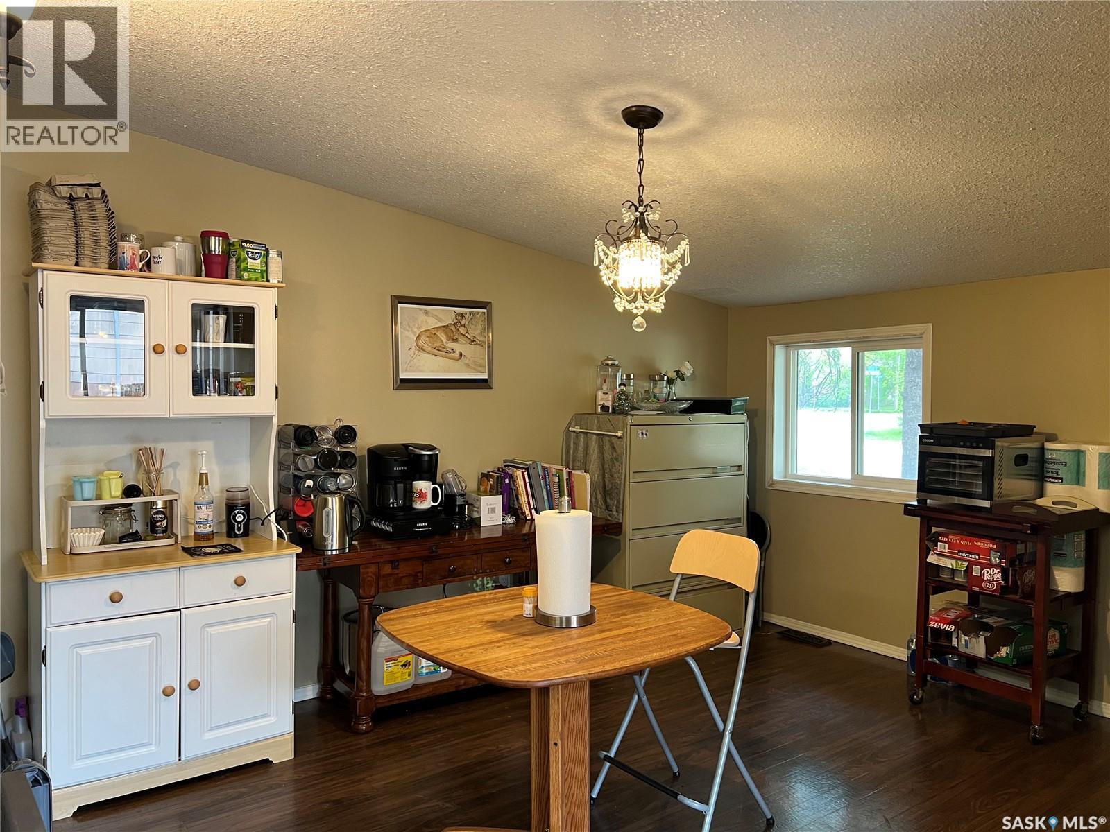 403 6th Street W, Meadow Lake, Saskatchewan  S9X 1A6 - Photo 8 - SK023663