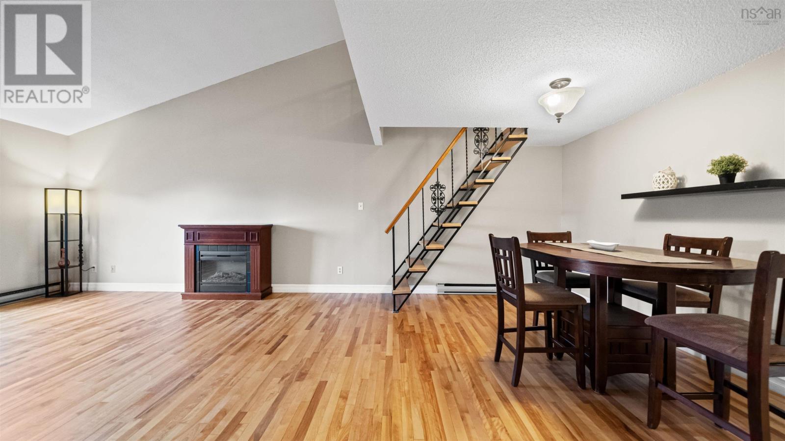 Property at 9 4 Rose Way image 5