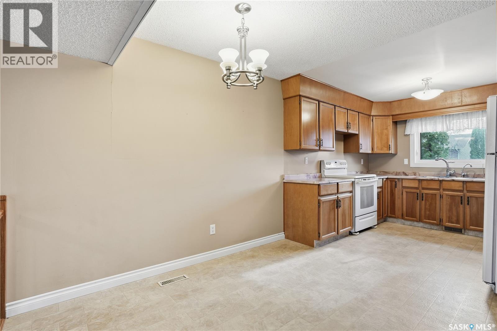 1243 Mcneill Crescent, Regina, Saskatchewan  S4N 5Z3 - Photo 11 - SK022463