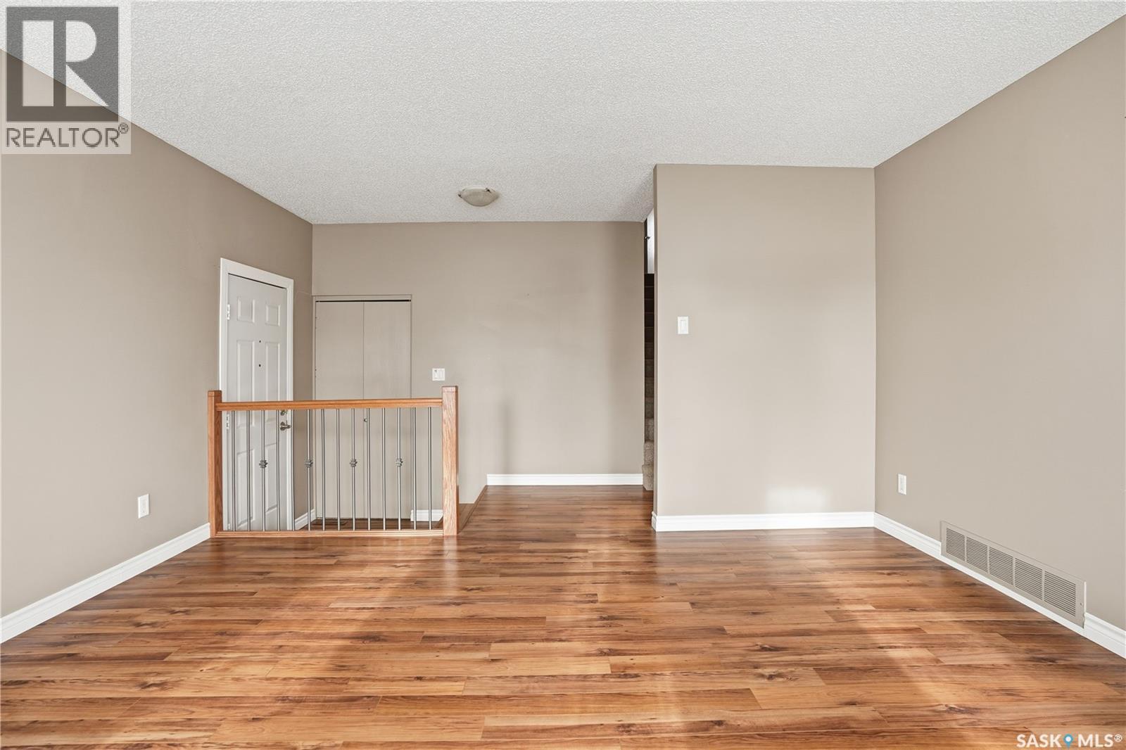 1243 Mcneill Crescent, Regina, Saskatchewan  S4N 5Z3 - Photo 6 - SK022463