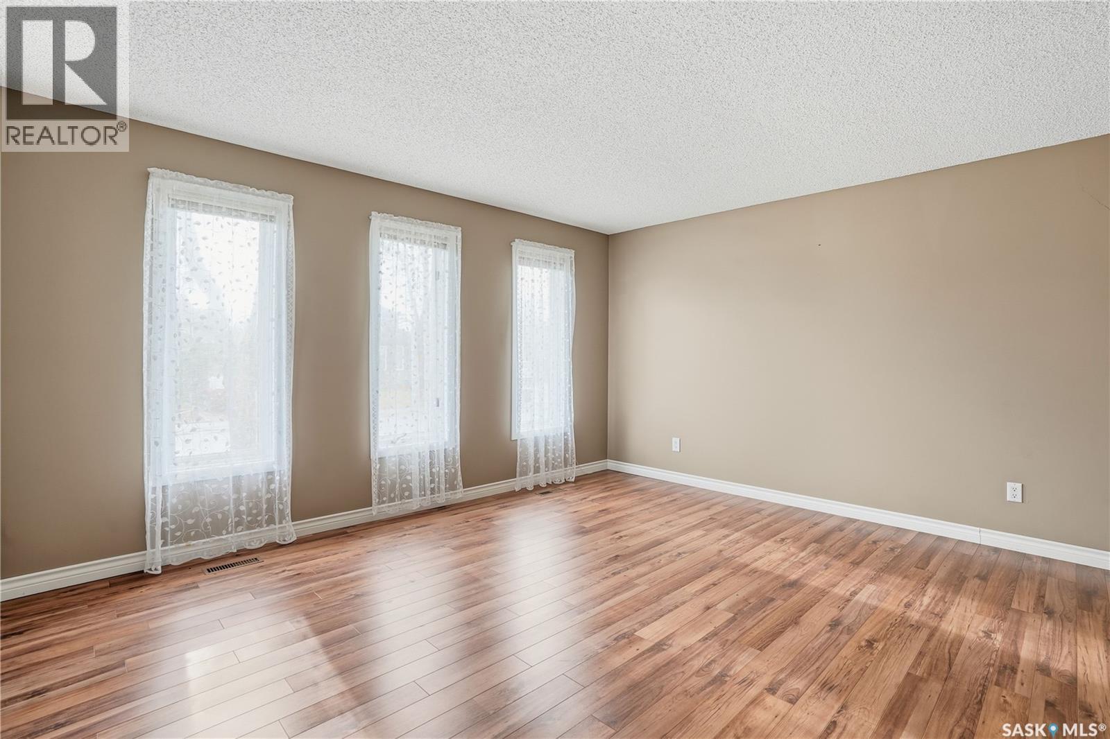 1243 Mcneill Crescent, Regina, Saskatchewan  S4N 5Z3 - Photo 8 - SK022463