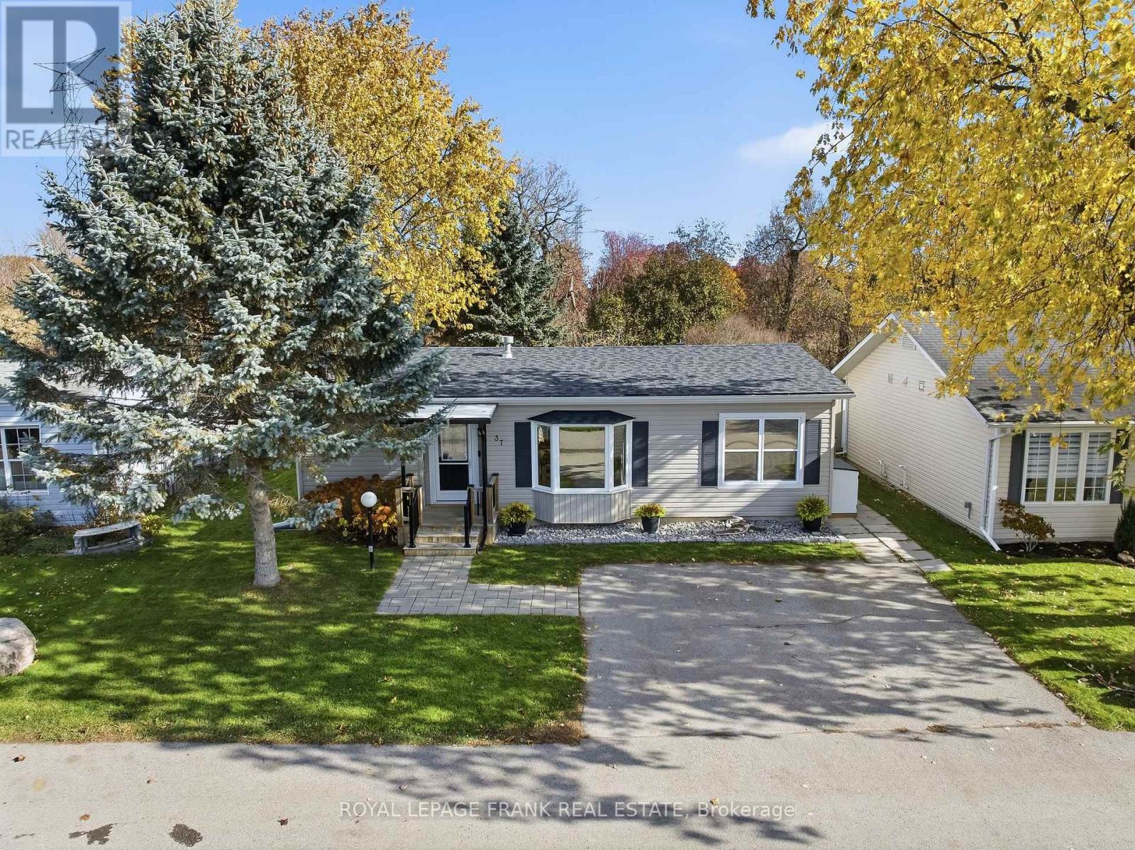 37 FAIRWAY DRIVE, Clarington, Ontario