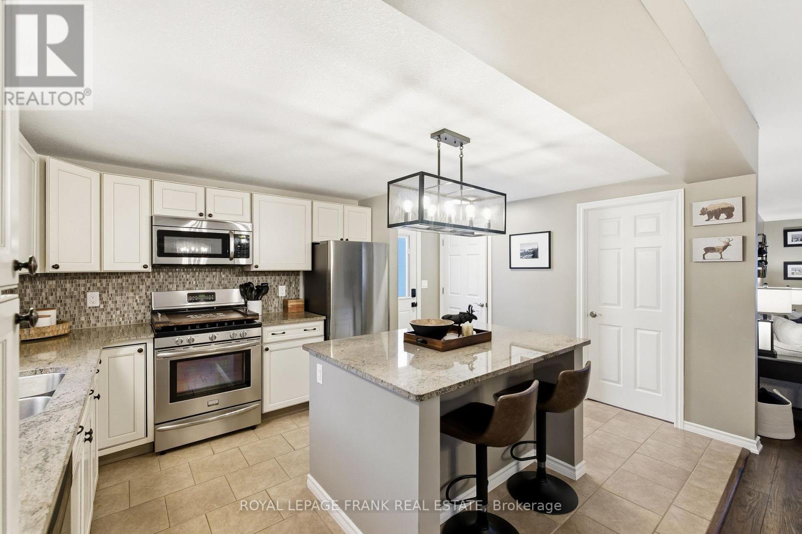 37 Fairway Drive, Clarington, Ontario  L1B 1B4 - Photo 14 - E12521818