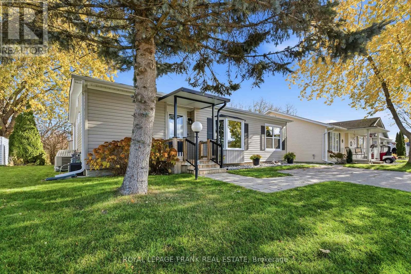 37 Fairway Drive, Clarington, Ontario  L1B 1B4 - Photo 4 - E12521818