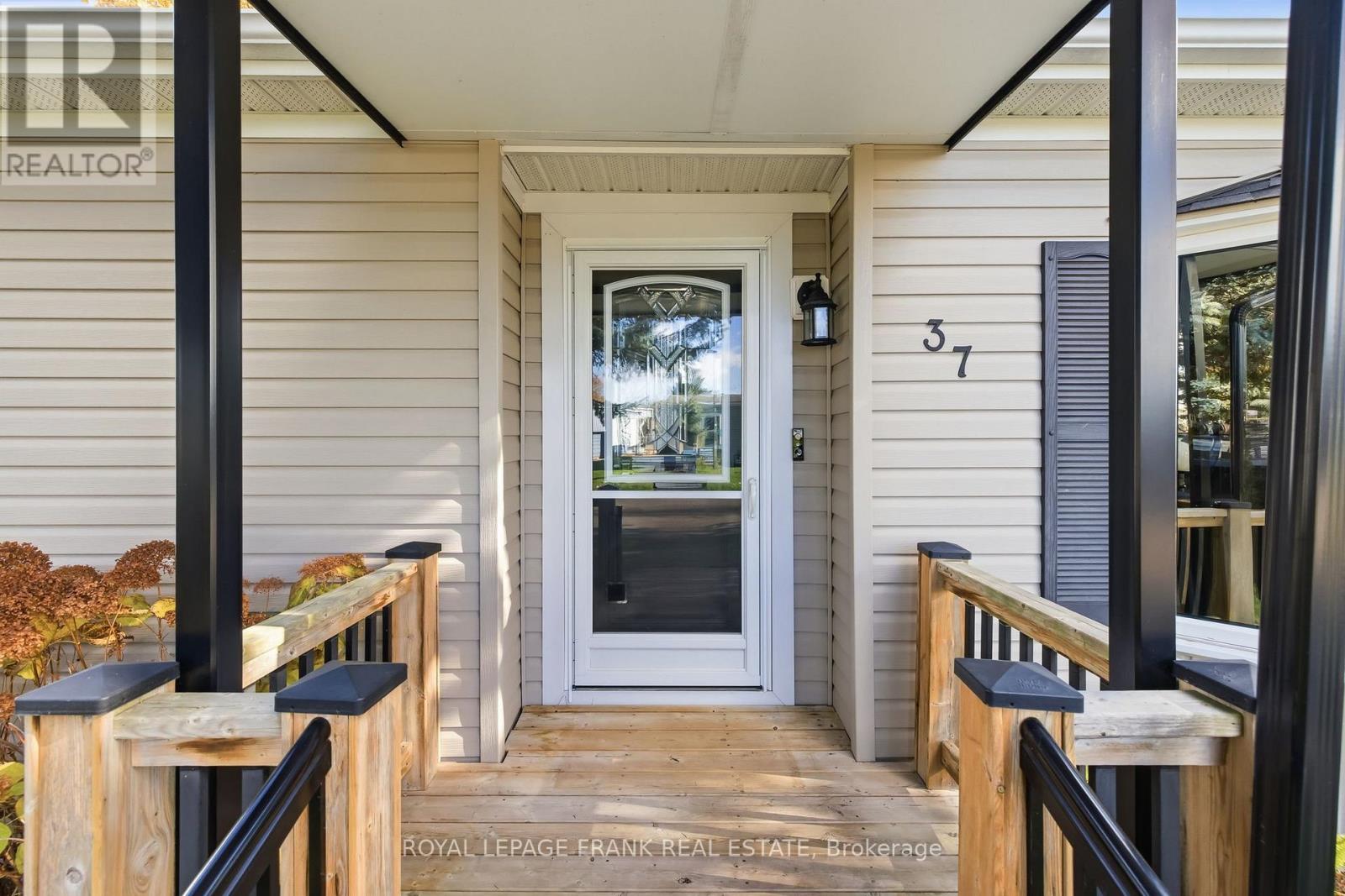 37 Fairway Drive, Clarington, Ontario  L1B 1B4 - Photo 6 - E12521818