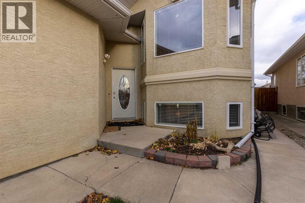 588 Heritage Boulevard W, Lethbridge, Alberta  T1K 7S4 - Photo 5 - A2265996