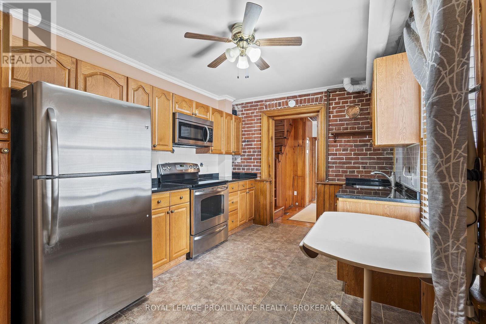 270 Wellington Street, Kingston, Ontario  K7K 2Z1 - Photo 11 - X12521732