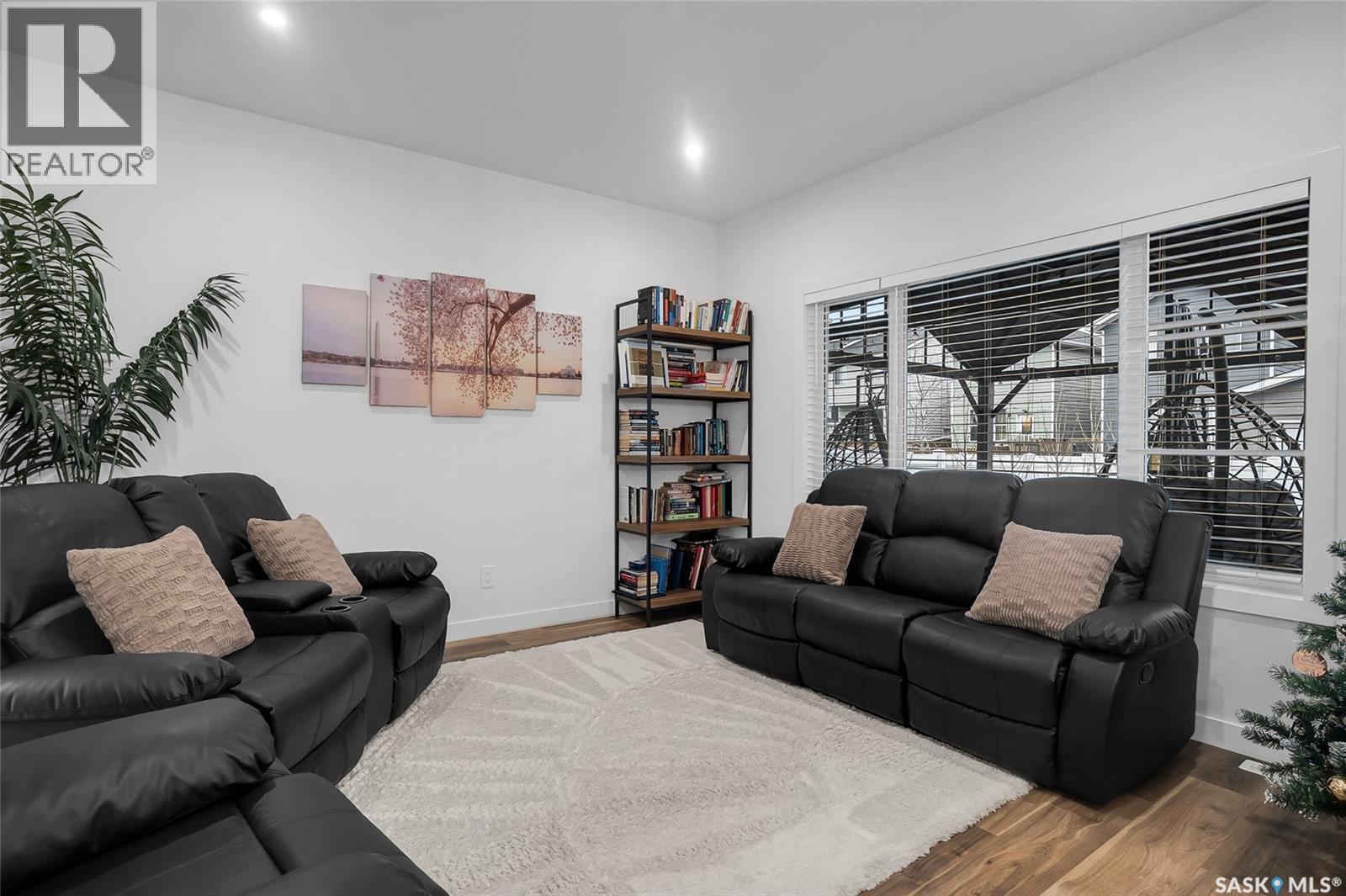 2026 Stilling Lane, Saskatoon, Saskatchewan  S7V 0X1 - Photo 4 - SK023628