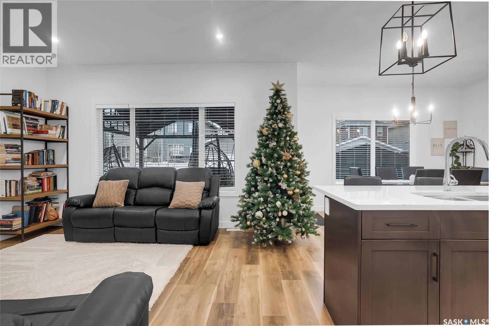 2026 Stilling Lane, Saskatoon, Saskatchewan  S7V 0X1 - Photo 3 - SK023628