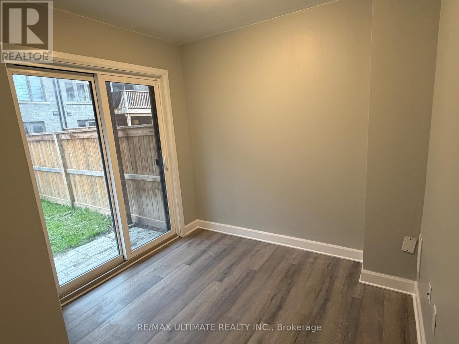 290 - 30 Times Square Boulevard, Hamilton, Ontario  L8J 0L9 - Photo 27 - X12520066