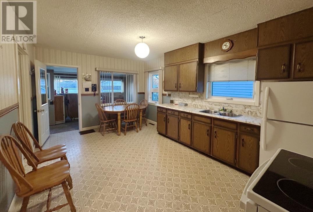 826 Smith Avenue, Fort Frances, Ontario  P9A 2K2 - Photo 5 - TB253420