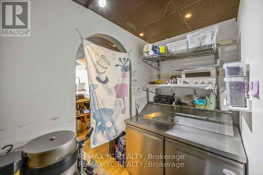 635 Bloor Street W, Toronto (Palmerston-Little Italy), Ontario  M6G 1K8 - Photo 5 - C12521376