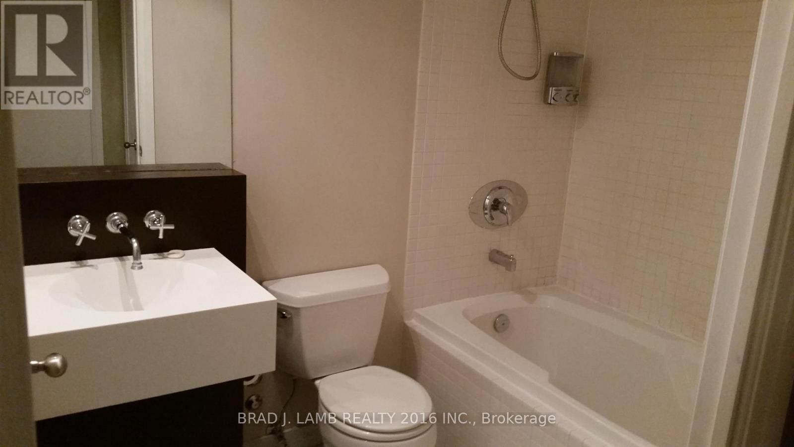 714 - 18 Beverley Street S, Toronto, Ontario  M5T 3L2 - Photo 7 - C12521682