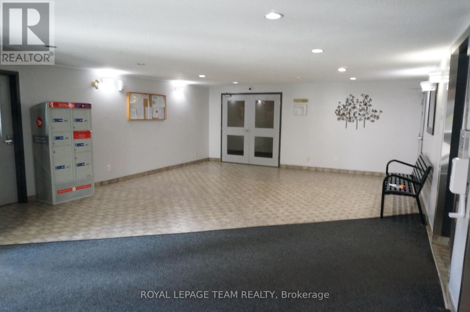 217 - 316 Lorry Greenberg Drive, Ottawa, Ontario  K1T 2P4 - Photo 5 - X12521734