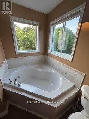 37 Tobermory Crescent, Ottawa, Ontario  K2K 2S2 - Photo 11 - X12521760