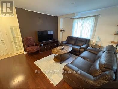 37 Tobermory Crescent, Ottawa, Ontario  K2K 2S2 - Photo 4 - X12521760