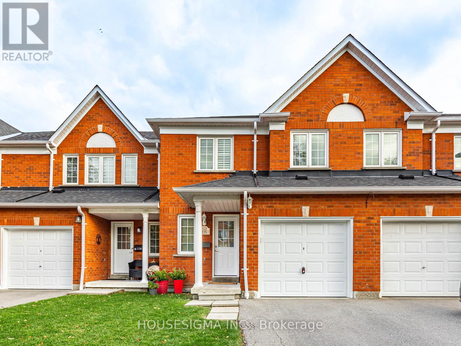 225 - 10 Bassett Boulevard, Whitby, Ontario  L1N 9C8 - Photo 2 - E12521426