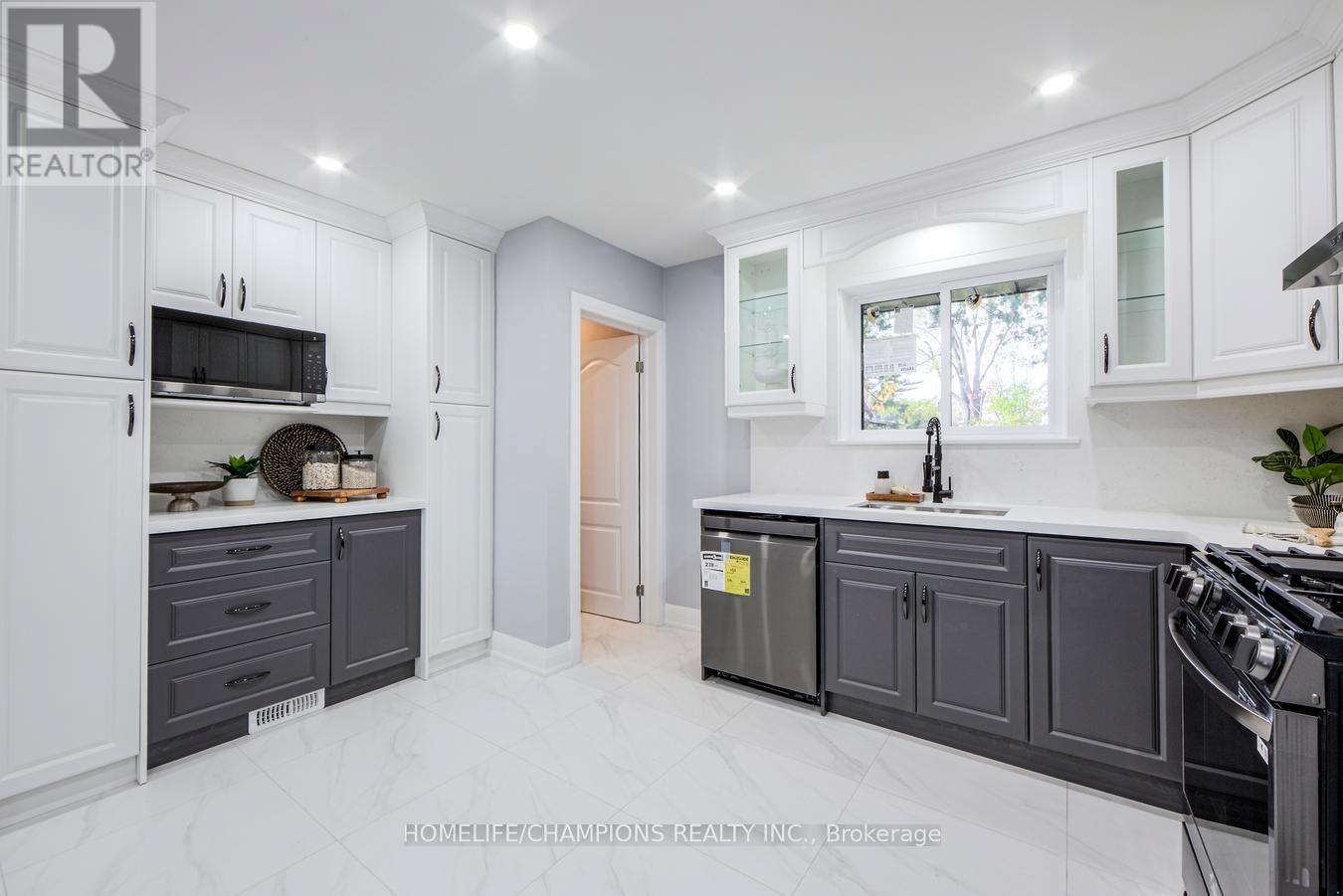 8 Flerimac Road, Toronto (West Hill), Ontario  M1E 4A9 - Photo 16 - E12521590