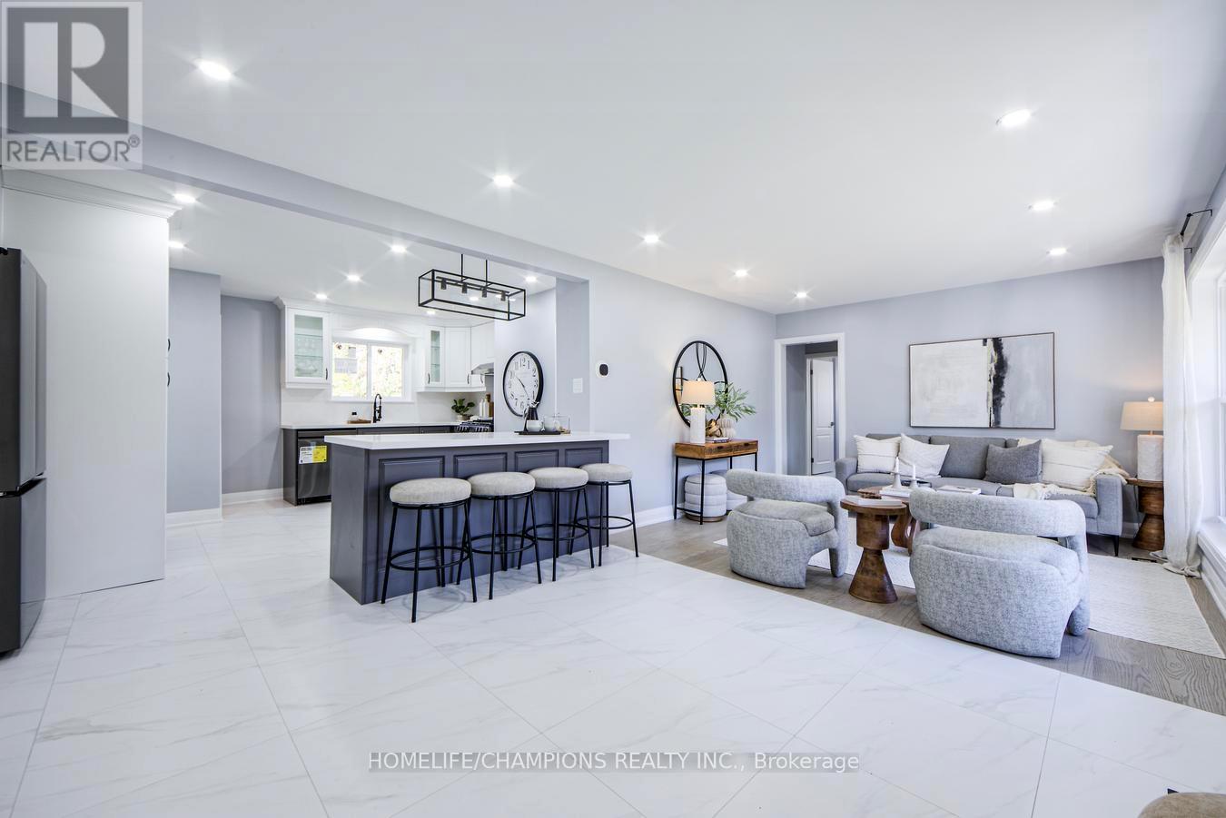 8 Flerimac Road, Toronto (West Hill), Ontario  M1E 4A9 - Photo 4 - E12521590