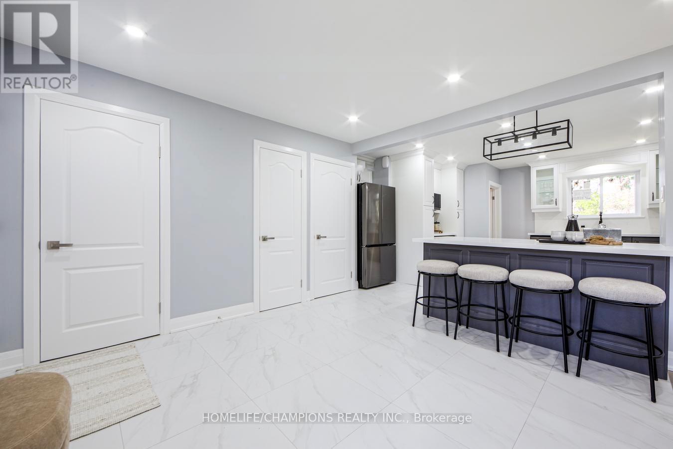 8 Flerimac Road, Toronto (West Hill), Ontario  M1E 4A9 - Photo 6 - E12521590