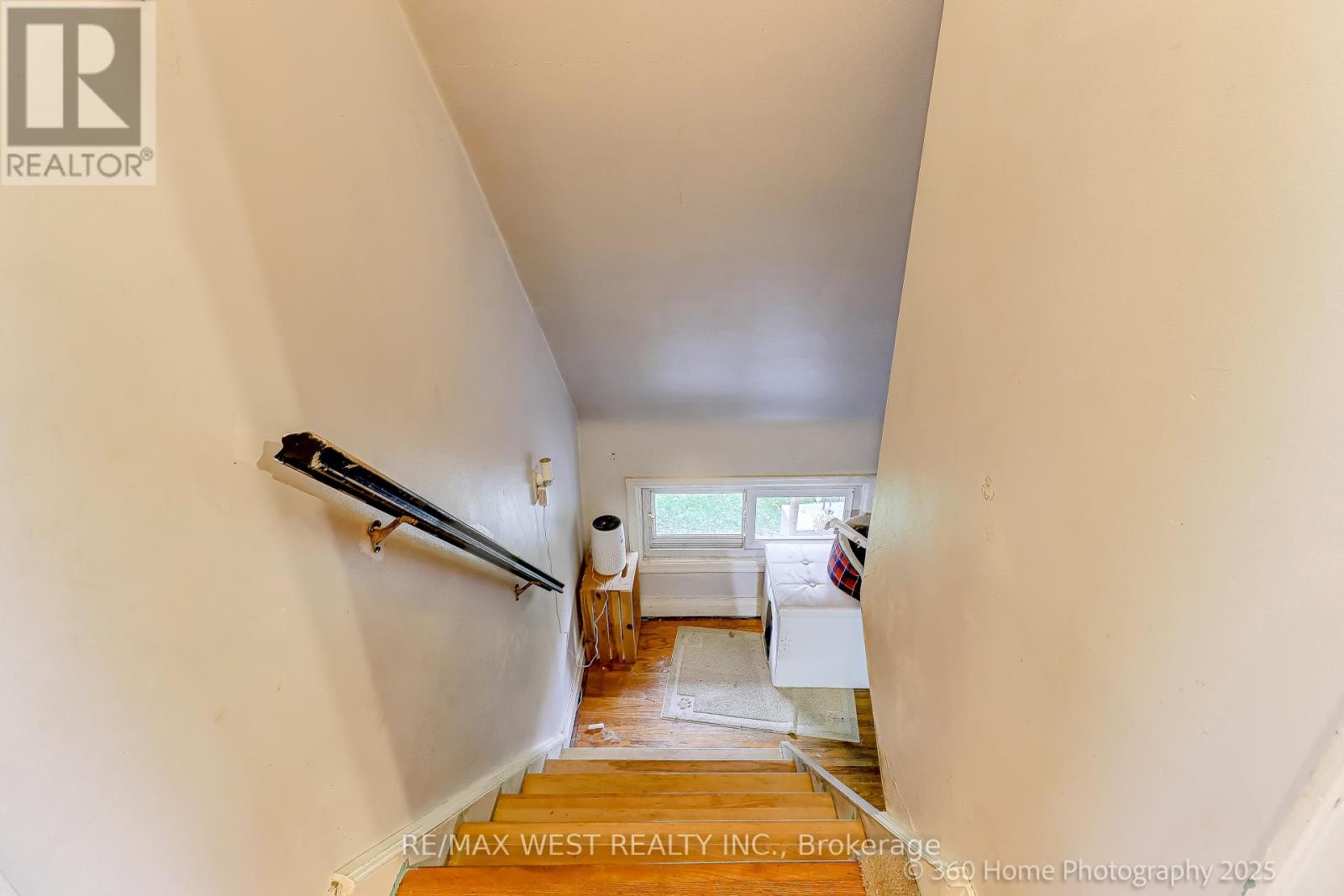 184 Oakridge Drive, Toronto, Ontario  M1M 2B1 - Photo 5 - E12521606