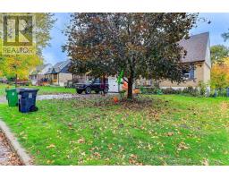 184 OAKRIDGE DRIVE, Toronto, Ontario