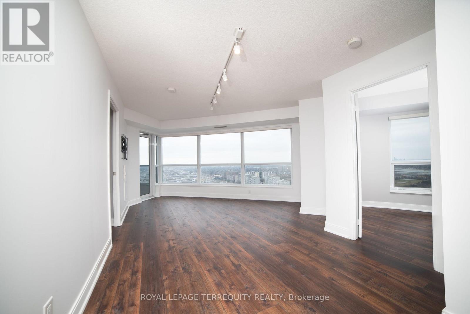 3504 - 125 Village Green Square, Toronto, Ontario  M1S 0G3 - Photo 2 - E12521608