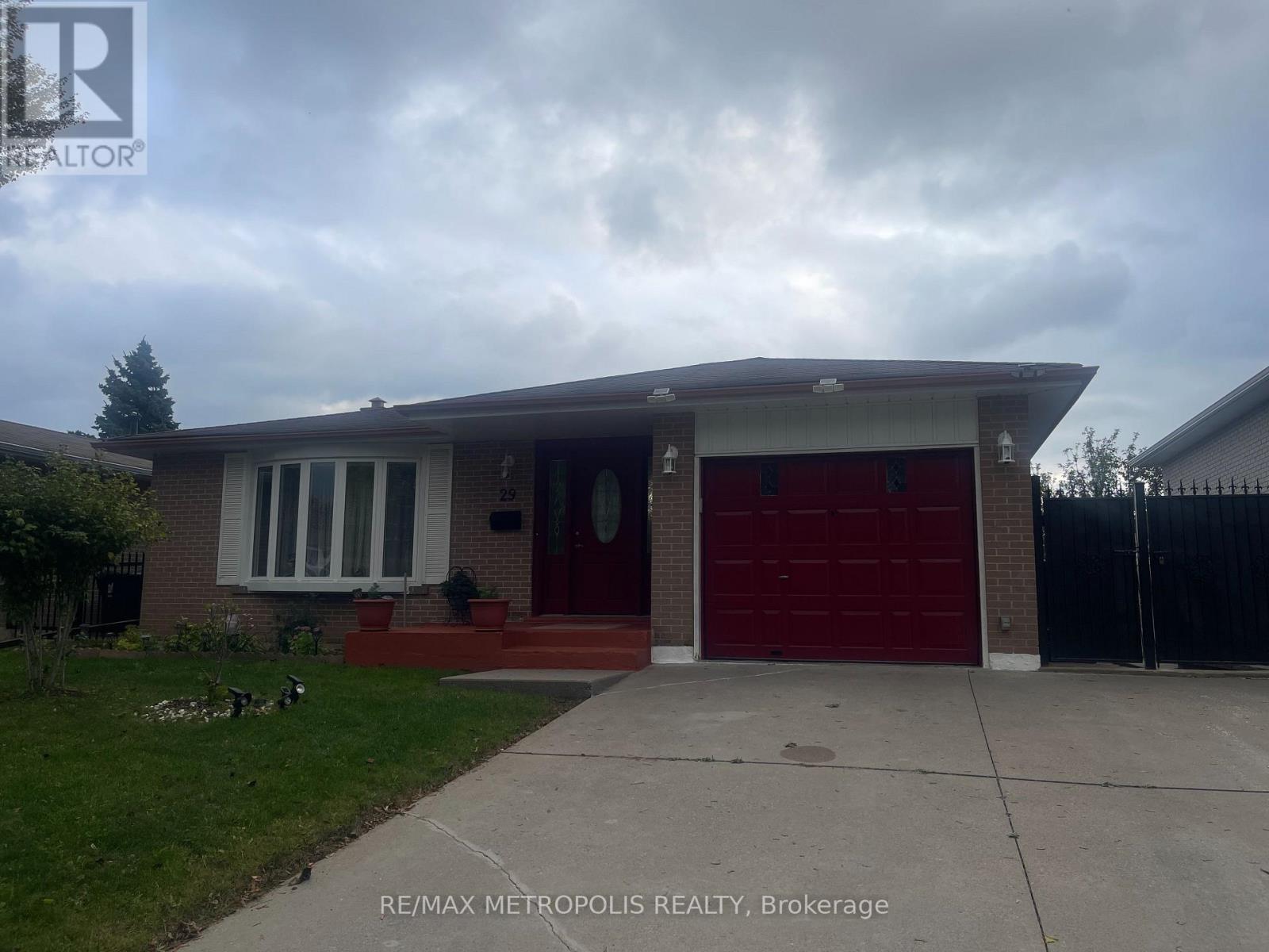 29 CHARLES TUPPER DRIVE, Toronto, Ontario