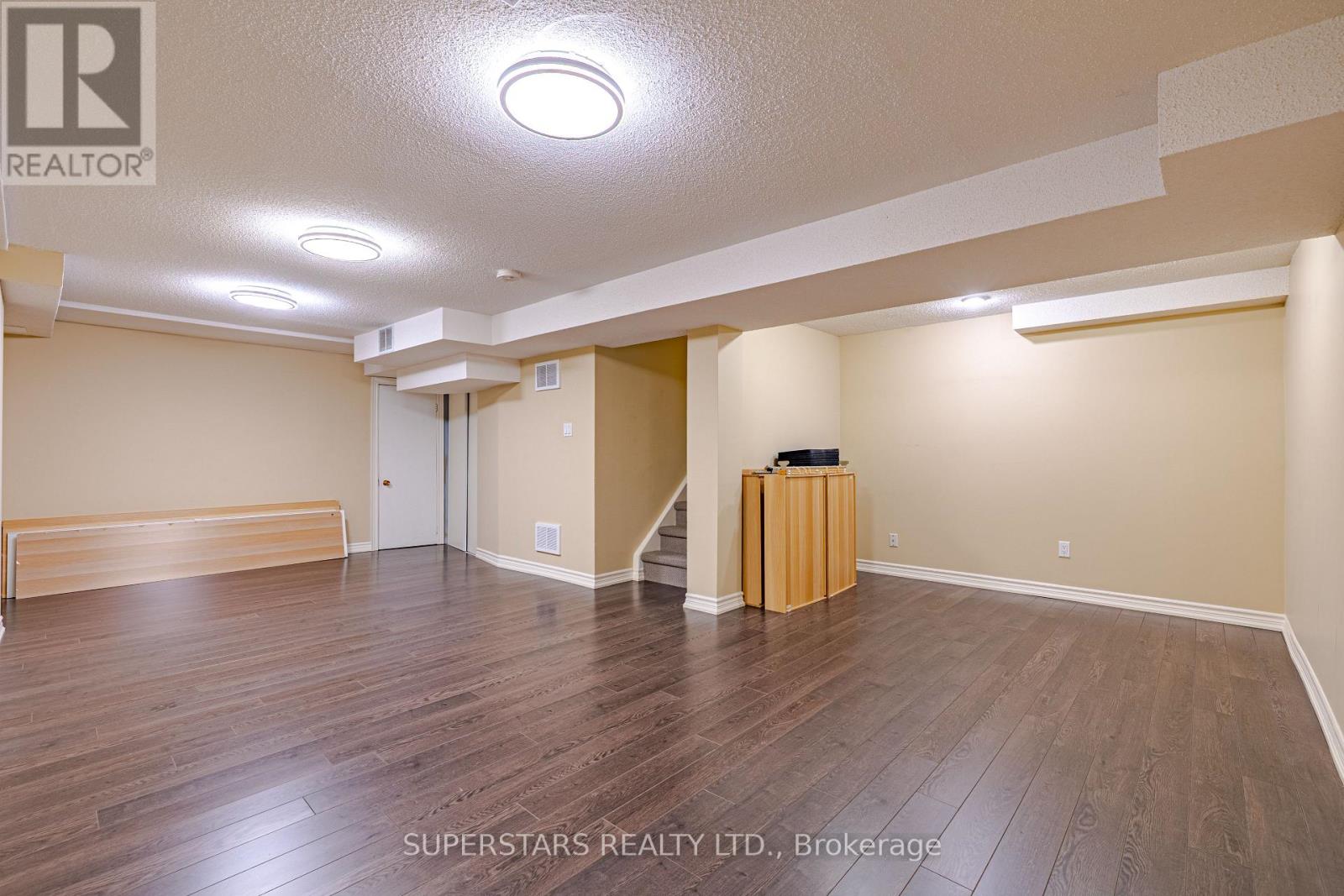 7 Steepleview Crescent, Richmond Hill, Ontario  L4C 9R1 - Photo 22 - N12521364