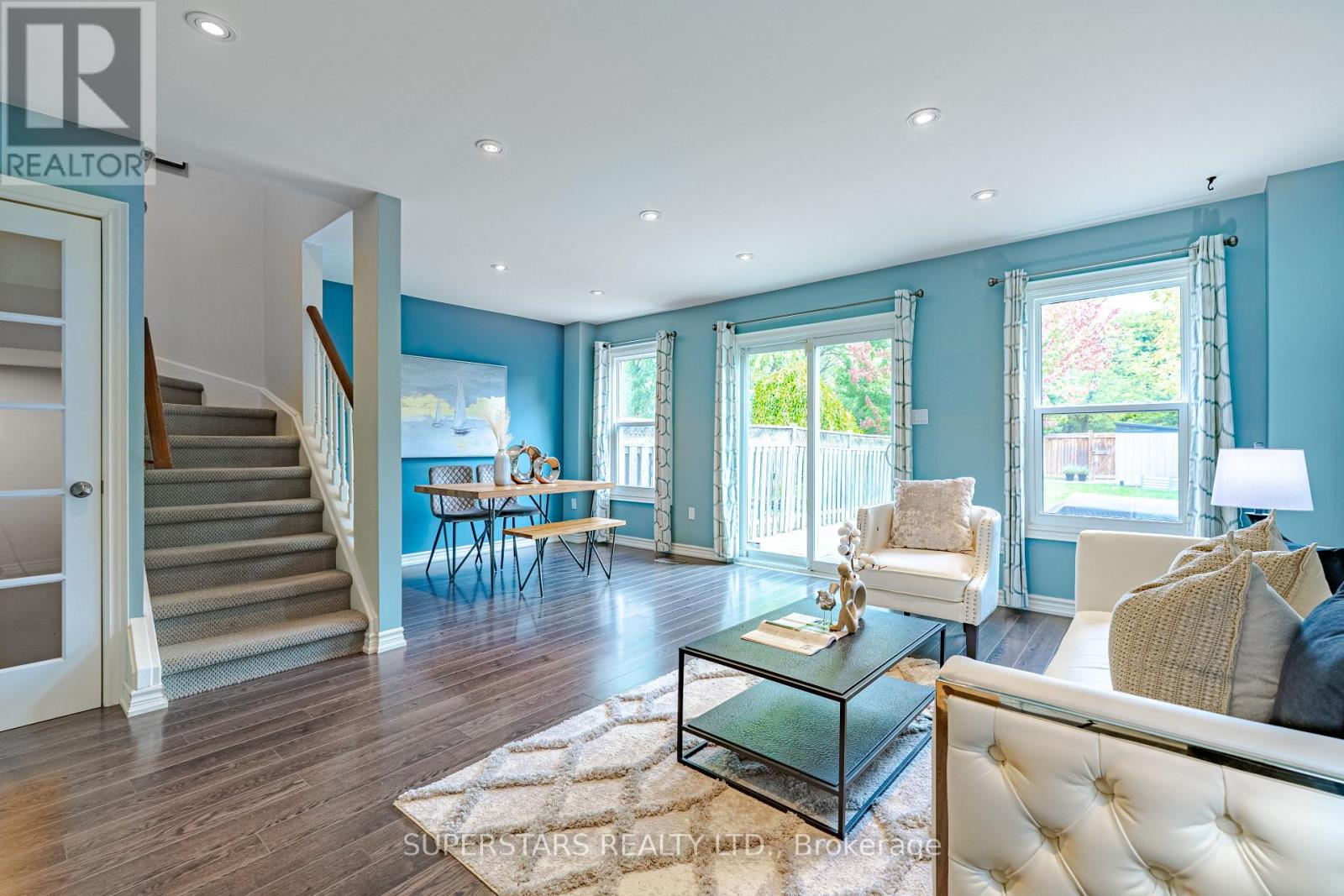 7 Steepleview Crescent, Richmond Hill, Ontario  L4C 9R1 - Photo 3 - N12521364