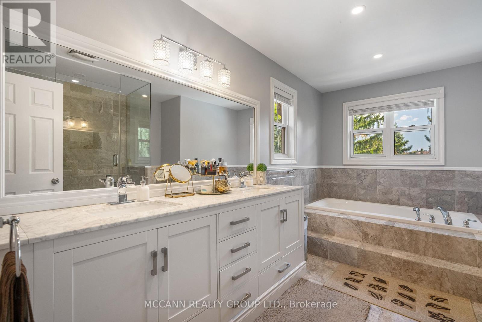 5 Waverley Crescent, Richmond Hill, Ontario  L4C 8Z5 - Photo 22 - N12521410