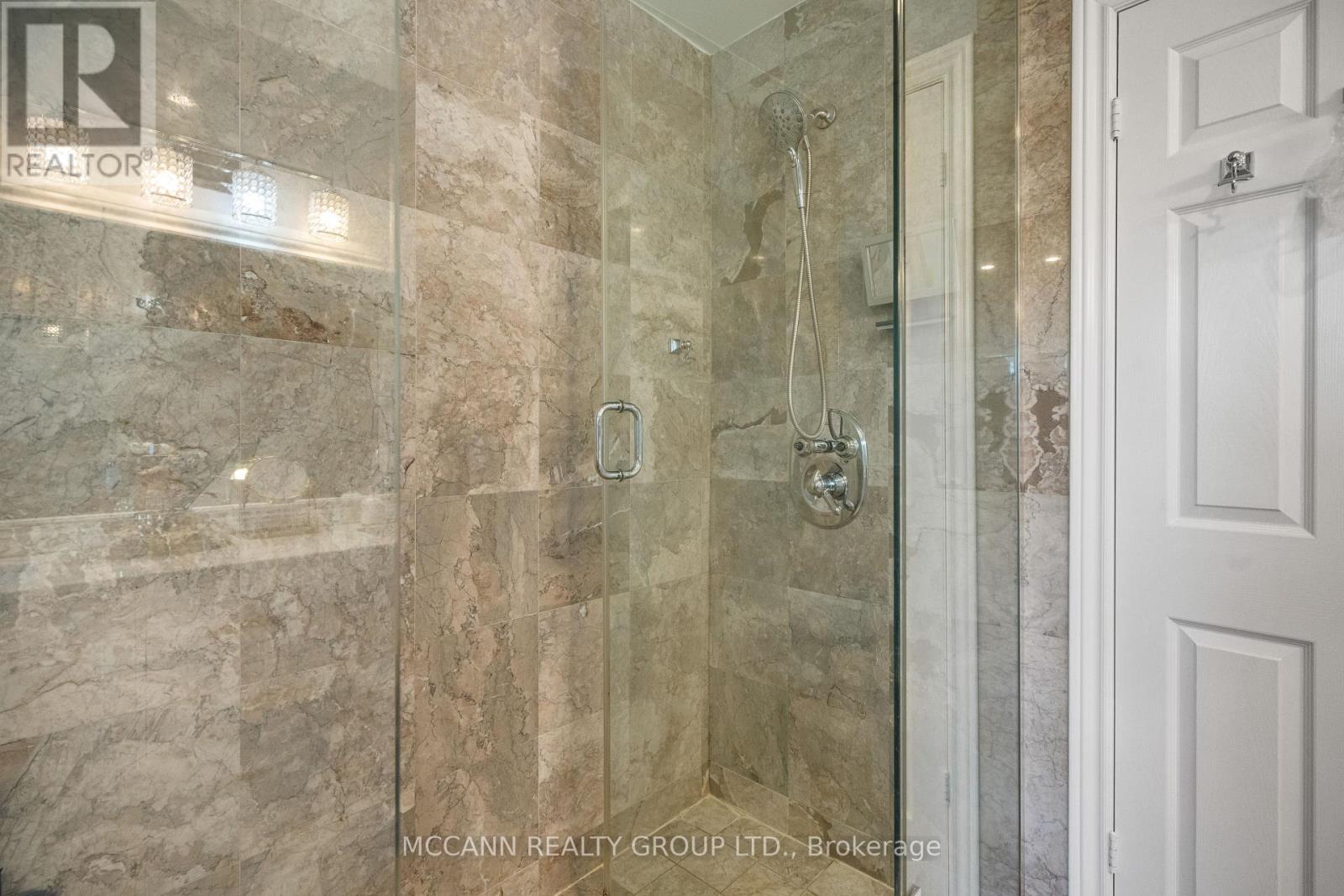 5 Waverley Crescent, Richmond Hill, Ontario  L4C 8Z5 - Photo 23 - N12521410