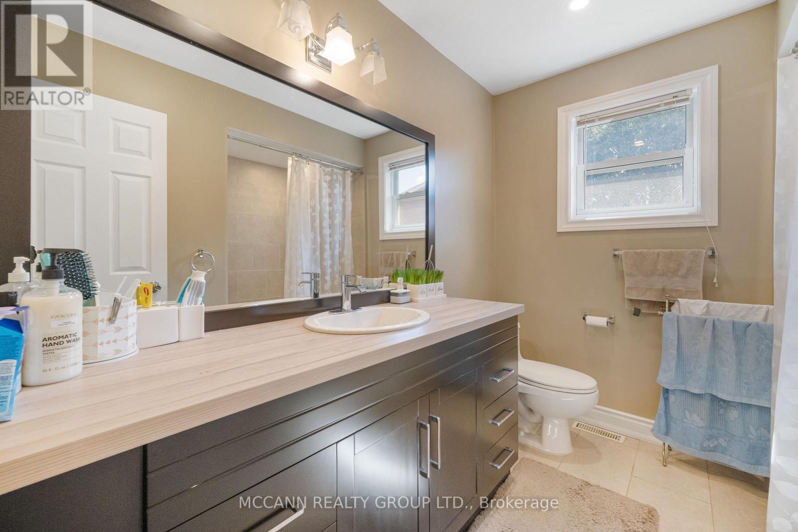 5 Waverley Crescent, Richmond Hill, Ontario  L4C 8Z5 - Photo 27 - N12521410