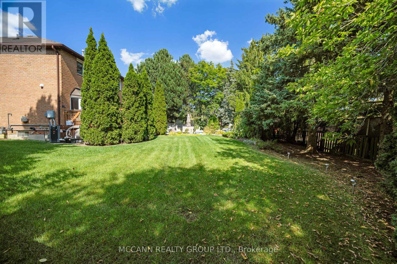 5 Waverley Crescent, Richmond Hill, Ontario  L4C 8Z5 - Photo 39 - N12521410