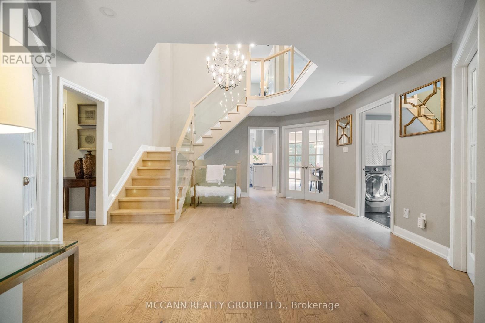 5 Waverley Crescent, Richmond Hill, Ontario  L4C 8Z5 - Photo 4 - N12521410