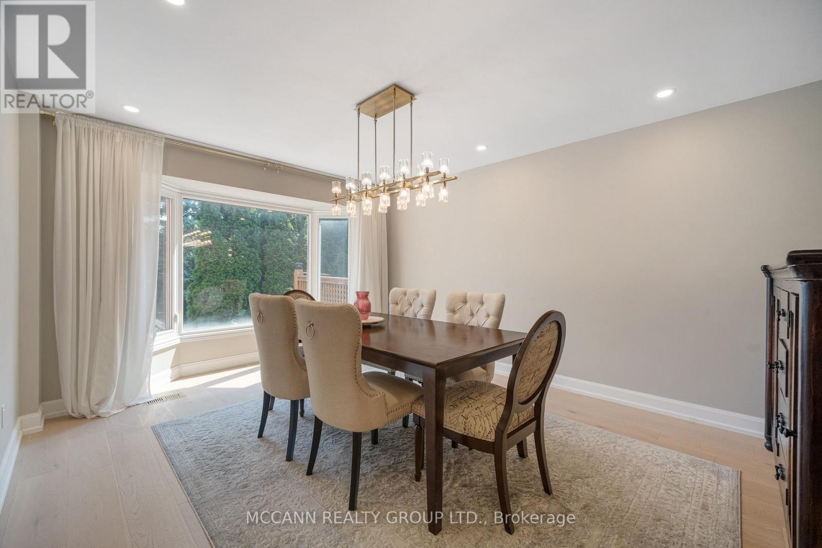 5 Waverley Crescent, Richmond Hill, Ontario  L4C 8Z5 - Photo 9 - N12521410