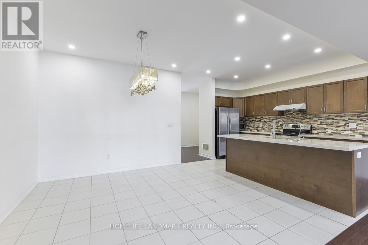 118 Livante Court, Markham, Ontario  L6C 0T8 - Photo 10 - N12521450